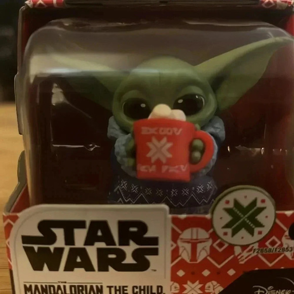 Star Wars Bounty Collection Grogu Holiday Collectible Sipping Cocoa Figure - Picture 2 of 6